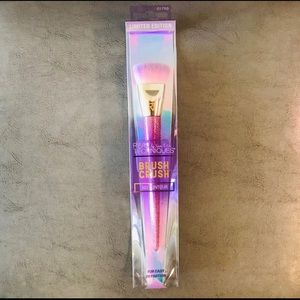 Real Techniques Contour Brush #303